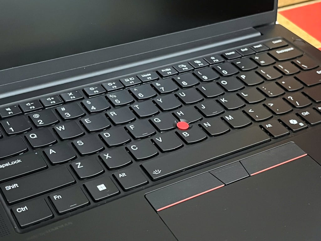 Laptop Lenovo ThinkPad E14 Gen 7 21U2003LVA
