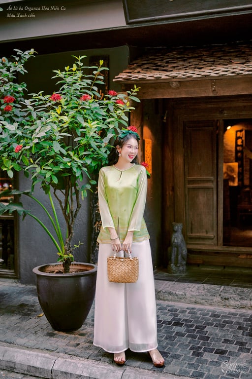 Sumire - Bà ba Hoa Niên Ca xanh cốm A.