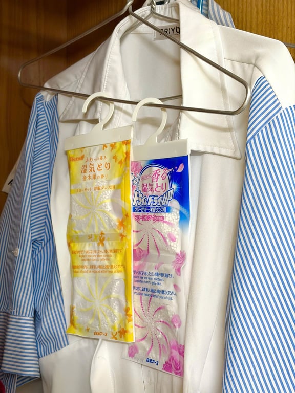 Gói 4 túi chống ẩm mốc & làm thơm tủ Hakugen Nhật Bản