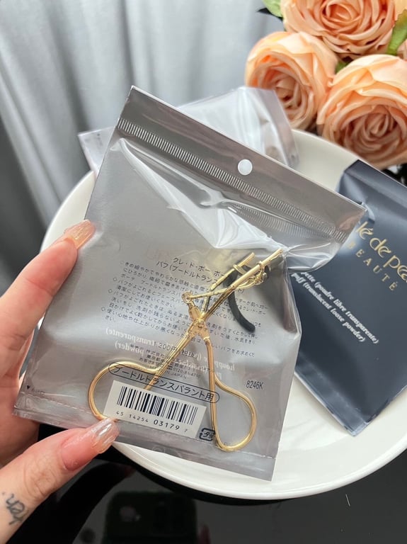 COMBO 2 KẸP MI CLE DE PEAU BEAUTE TẶNG KÈM MIẾNG ĐỆM MI