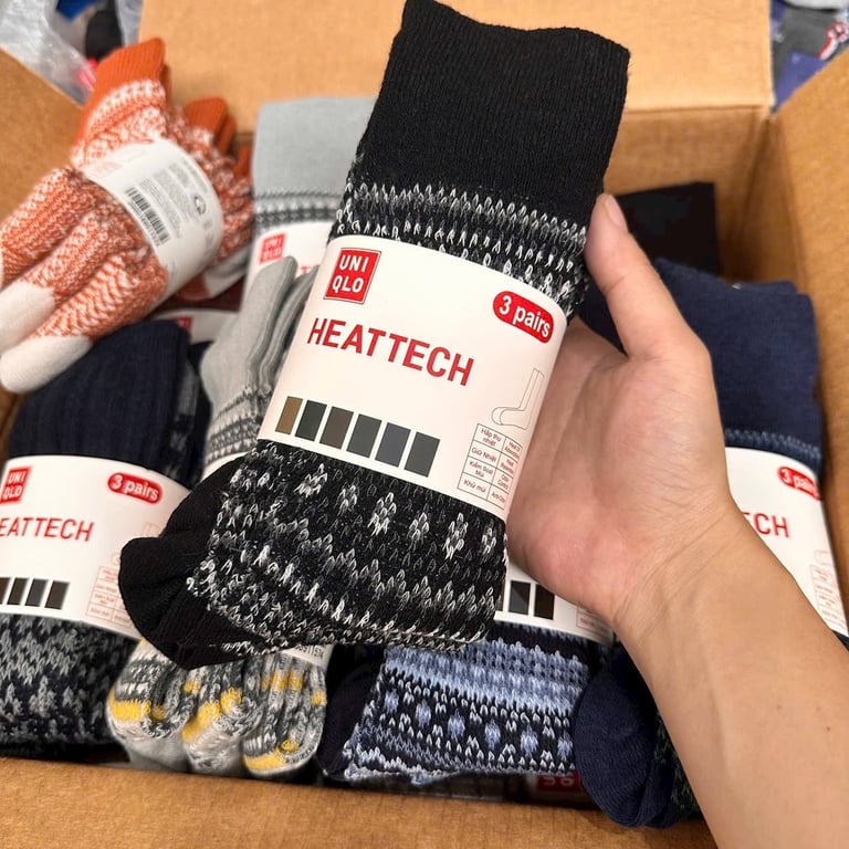 Tất Uni xuất dư set 3 đôi.