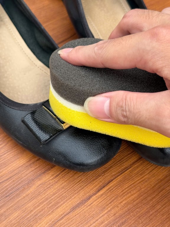 Columbus Double Shine – miếng bọt biển đánh bóng giày da đến từ Nhật Bản