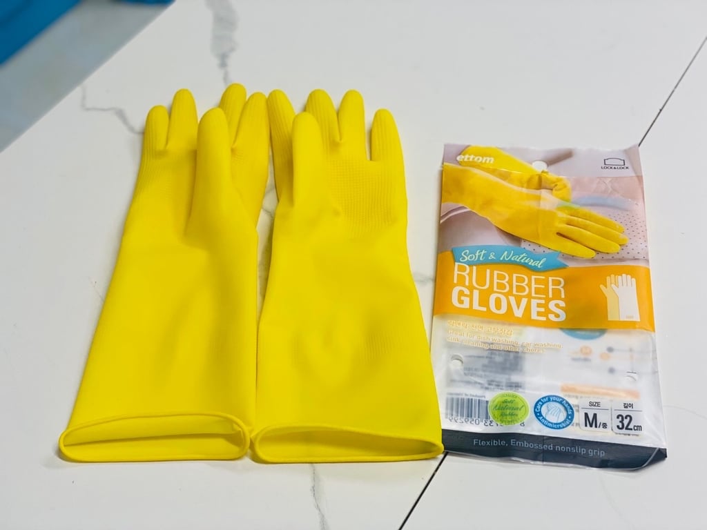 GĂNG TAY CAO SU TỰ NHIÊN Lock&Lock ETM803 - size M 32cm