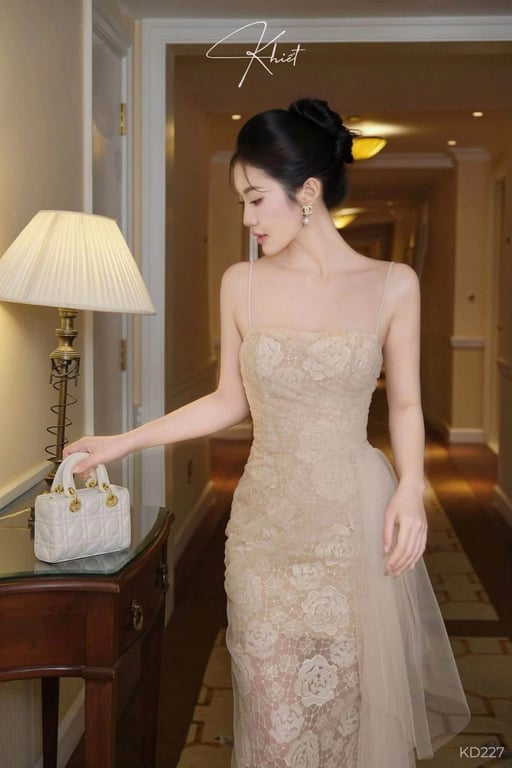Váy ren hai dây nhà Khiết size S