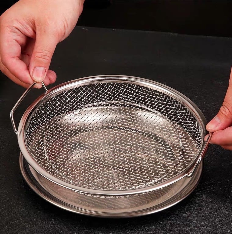 KHAY INOX KÈM VỈ LƯỚI CHẤT LIỆU INOX 304  size 20cm - loại có tay cầm