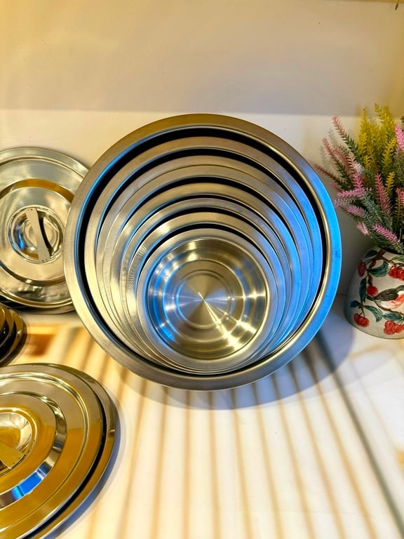 SET 8 TÔ INOX CÓ NẮP, ĐÁY TỪ DÙNG LÀM NỒI NẤU