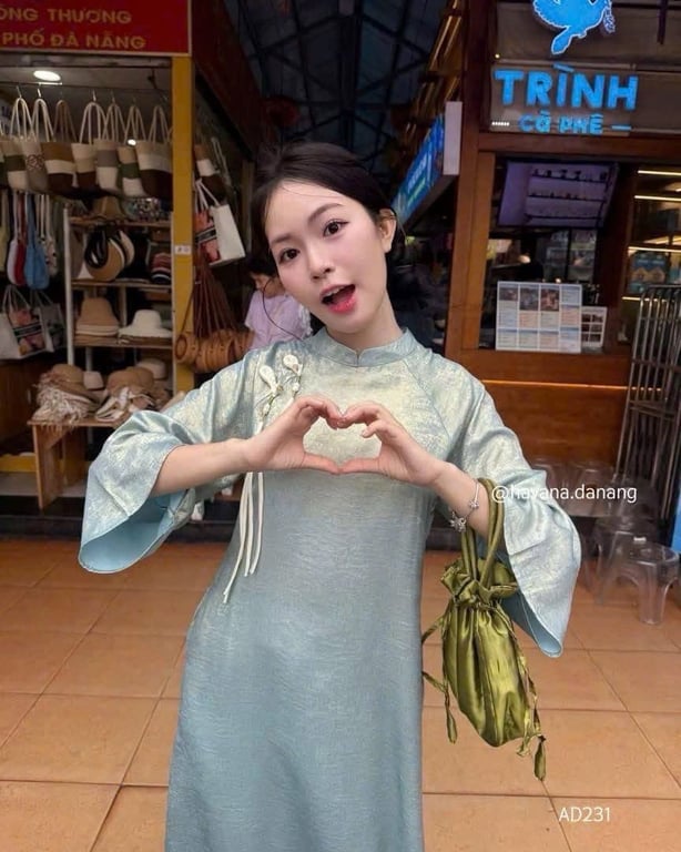 Áo dài Diệp Trân (nhũ)