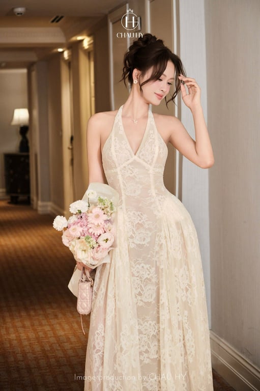 Đầm ren cổ yếm Châu Hy