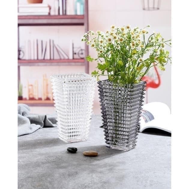 MTU33 - LỌ HOA THUỶ TINH PHA LÊ HÌNH THÁP