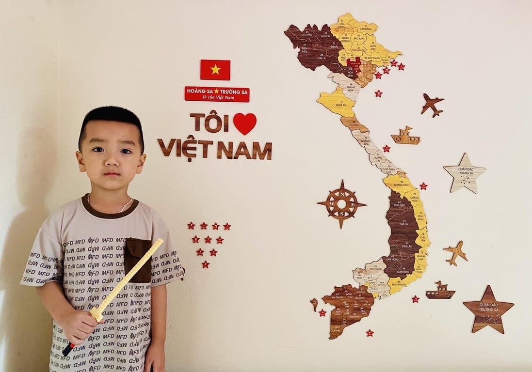 Bản đồ Việt Nam dán tường bằng gỗ