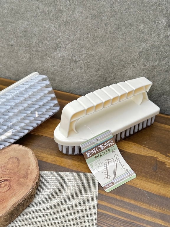 Bàn chải vệ sinh nhà tắm Seiwa Pro