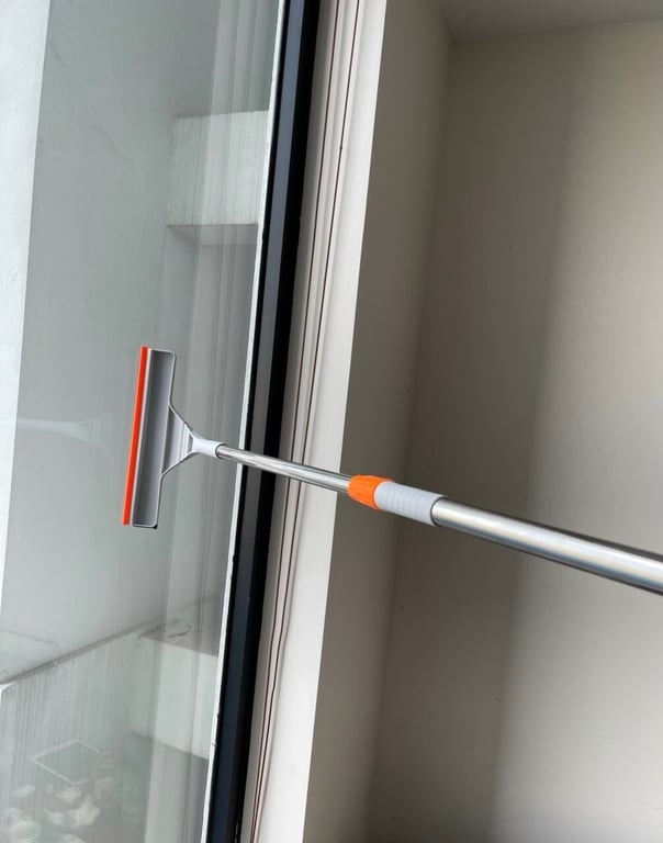 Cây Lau Kính Tự Rút Điều Chỉnh Độ Dài