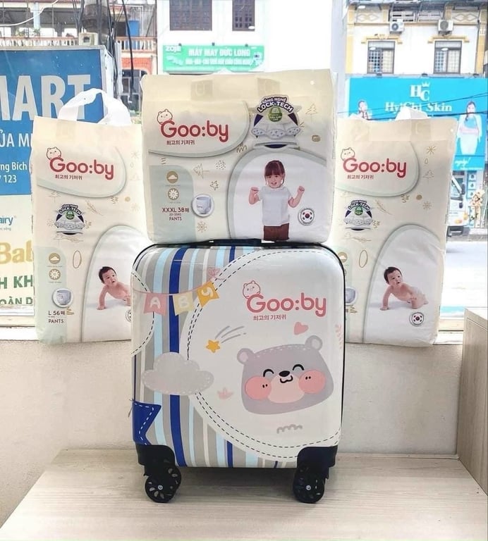 vali siêu xinh cho các bé. Size 18 inch (40x40cm)