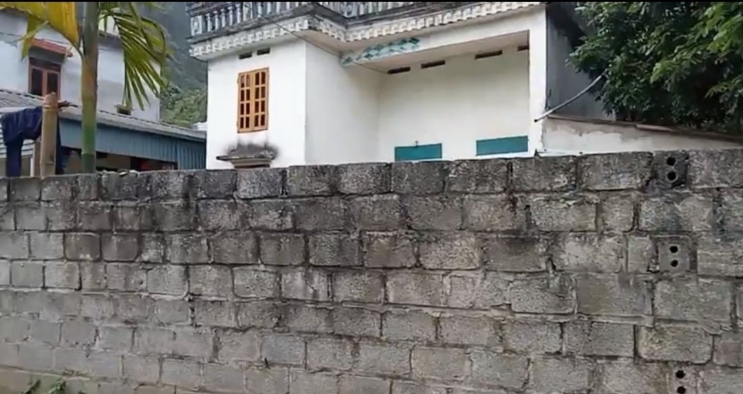 400m2, full thổ cư tặng nhà tại Lạc Lương, Yên Thuỷ, Hoà Bình