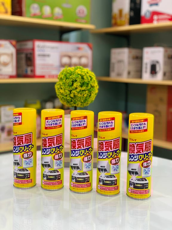 Chai xịt tẩy rửa mảng bám siêu năng Rinrei Nhật Bản 330ml