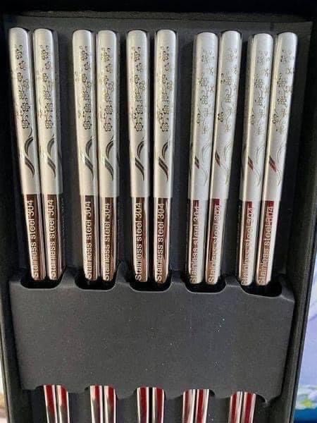 Set 5 đôi đũa inox 304 đặc ruột Japan mẫu hoa văn màu bạc ST1190