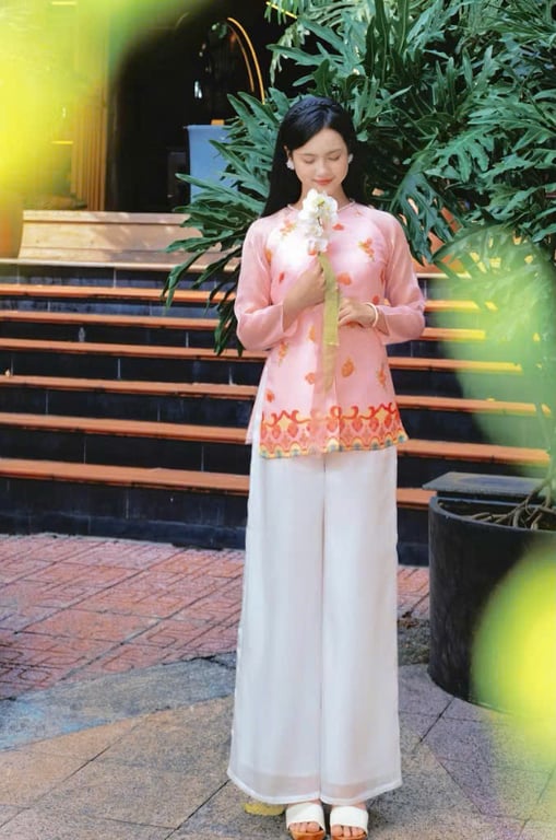 Sumire - Bà ba Lạc Hoa Bính hồng A.