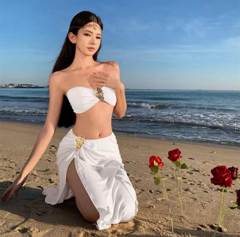 Bikini khoen sò trắng