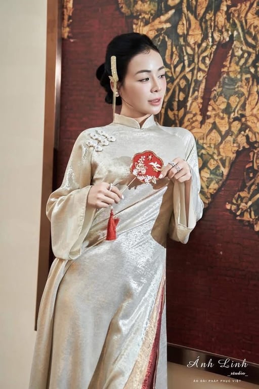 Áo dài nâu ánh nhũ 4 tà
