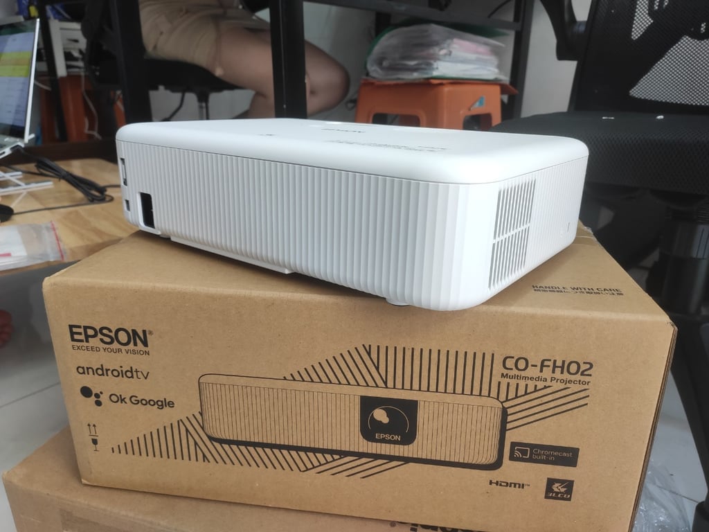 Máy Chiếu Full HD Android TV Epson CO-FH02