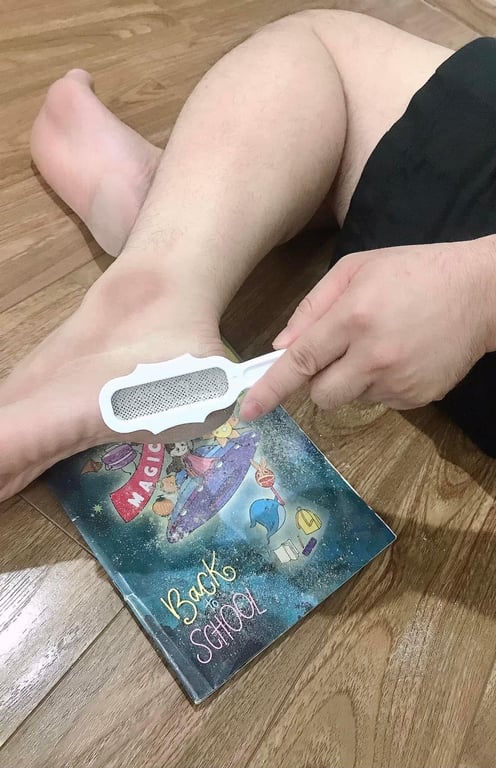 dụng cụ chà gót chân Balea