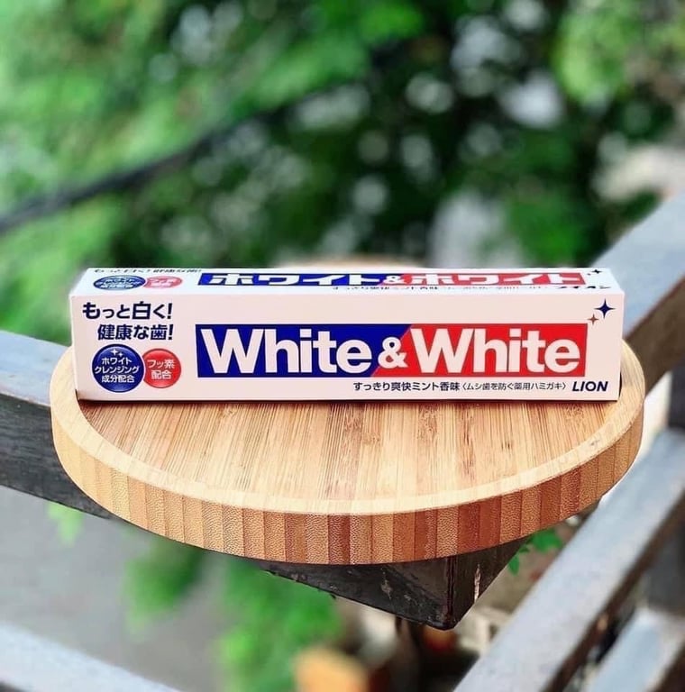 Kem đánh răng White & White Nhật Bản
