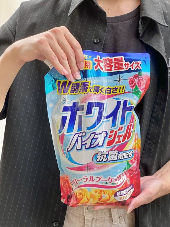 NƯỚC GIẶT DIỆT KHUẨN HƯƠNG HOA THƠM MÁT NIHON 1.8kg