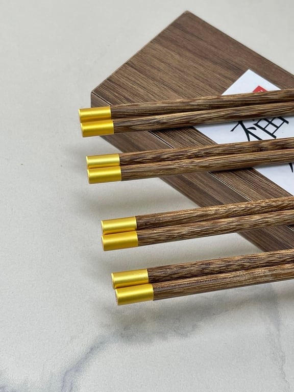 Hộp 10 đôi đũa hộp gỗ cánh gà bọc đồng cao cấp