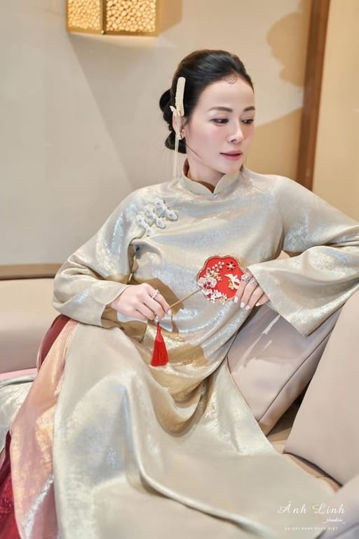 Áo dài nâu ánh nhũ 4 tà
