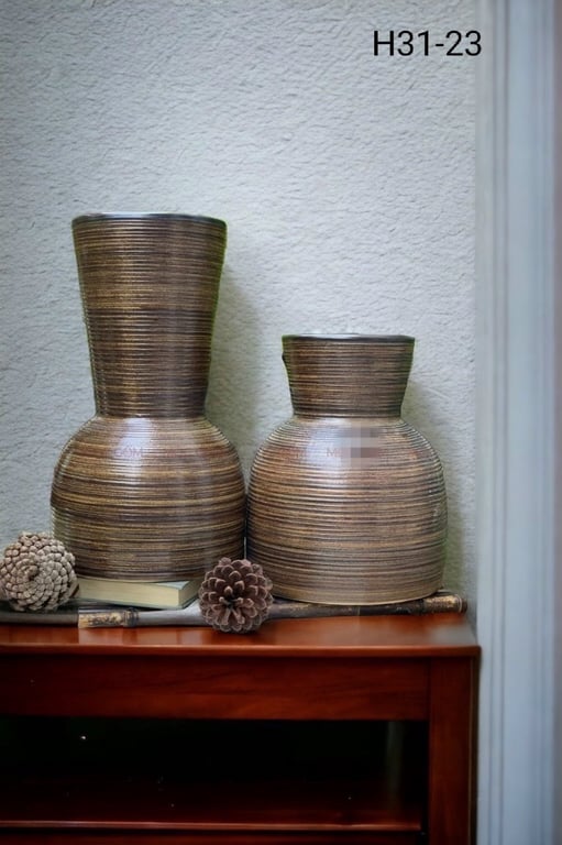 Lọ hoa dáng búp bê gốm Bát Tràng