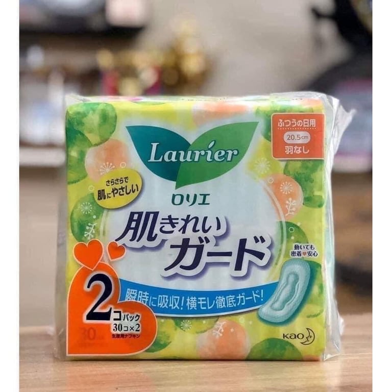 BĂNG VỆ SINH LAURIER NHẬT BẢN