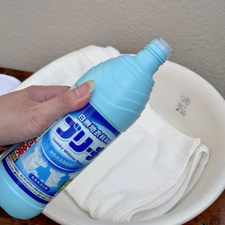 NƯỚC TẨY TRẮNG QUẦN ÁO MITSUEI 600ML - NHẬT BẢN