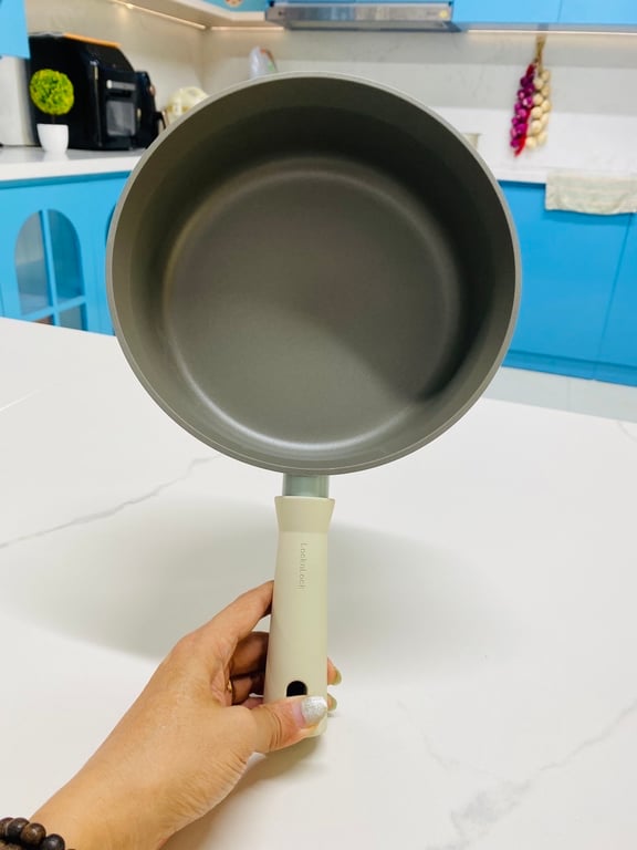 Chảo đúc cao cấp đáy từ nguyên tấm Lock&Lock 22cm CSU1225