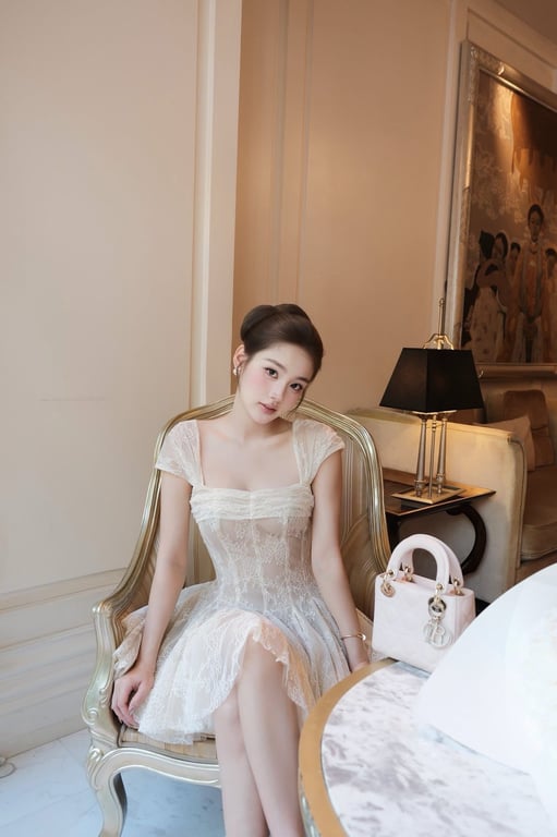 Váy ren lưới kem đuôi xoè - sz M