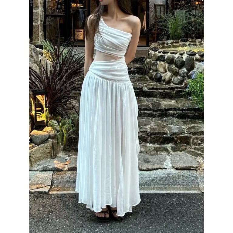 Maxi lệch vai khoét eo