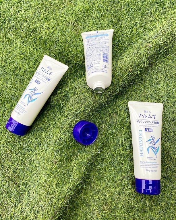 Sữa rửa mặt trắng da Hatomugi Nhật Bản 130gr