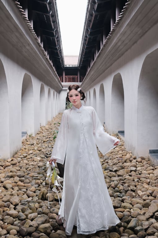AD ren + choàng voan tơ trắng S/M