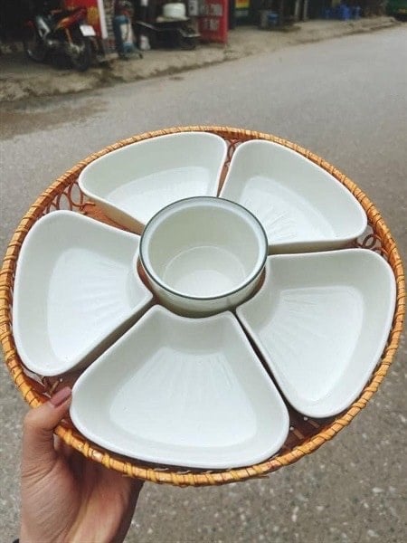 Bộ Bát Đĩa Hoa Mai Men Trắng Sứ Sương Bát Tràng Cao Cấp Kèm Khay Mây