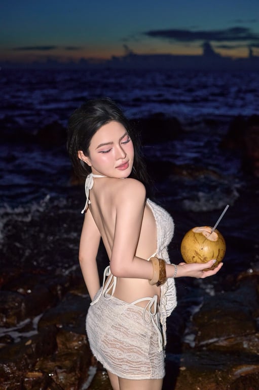 Set bikini ren hoa