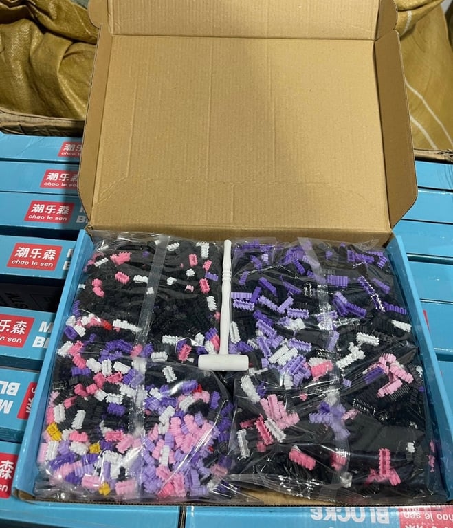 Bộ mô hình  Thỏ tím, bạn Kurome