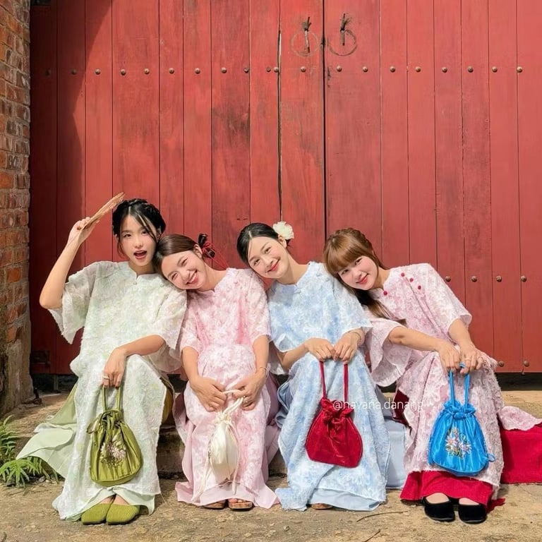 AD HVN Di Giai - hồng