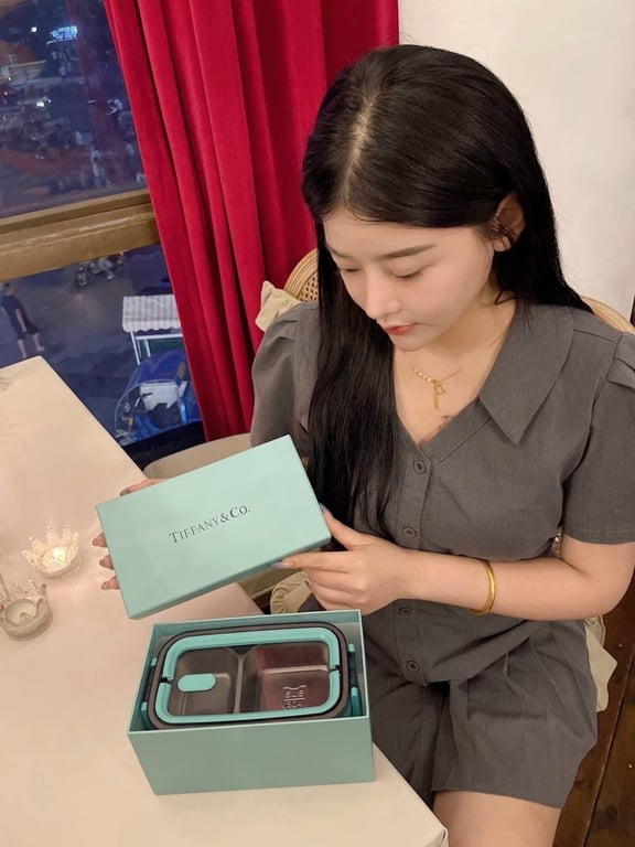 HỘP CƠM 2 TẦNG GIỮ NHIỆT HÃNG TIFFANY&CO