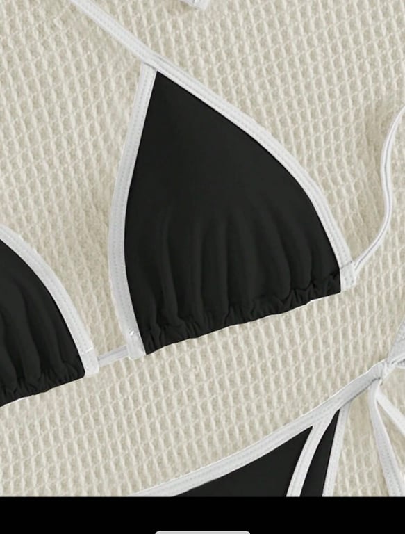 Bikini đen trắng viền