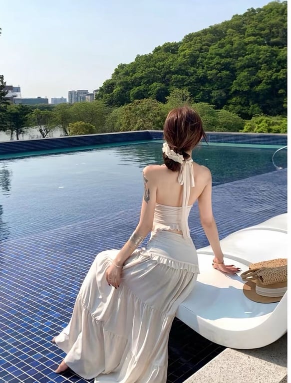 Set áo yếm phối chân váy dài