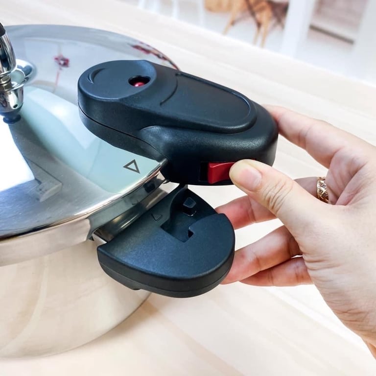 NỒI ÁP SUẤT BẰNG INOX LOCK&LOCK 4L LYD2182