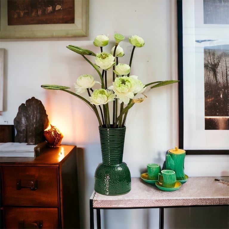 Lọ hoa dáng búp bê cực độc