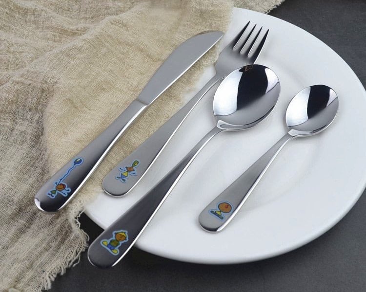 Set thìa dĩa 4 món Chockmen dành cho các bé CKM304