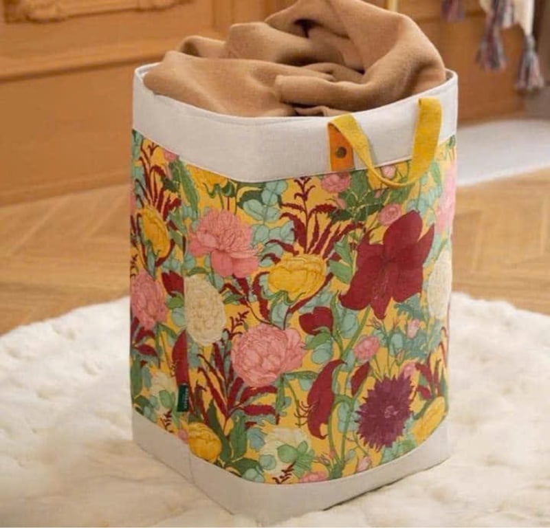 Giỏ đựng quần áo giặt là cao cấp.