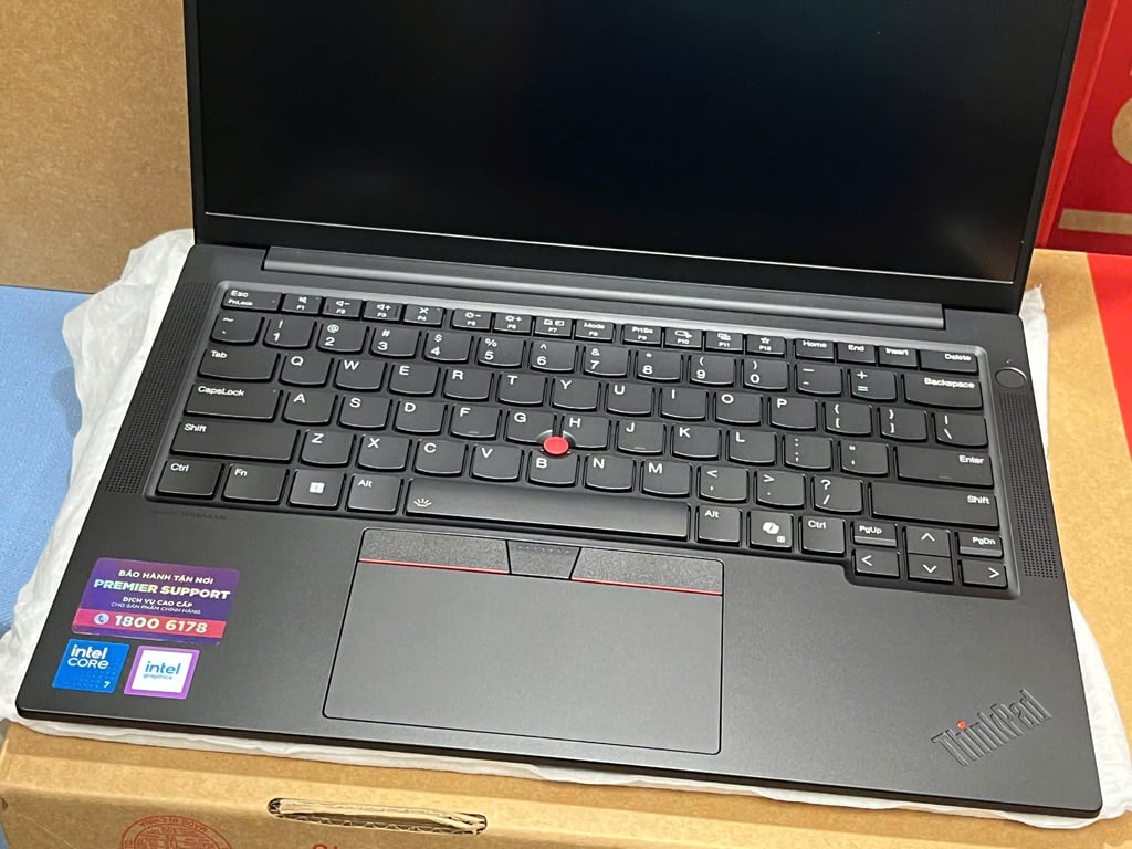 Laptop Lenovo ThinkPad E14 Gen 7 21T90022VA