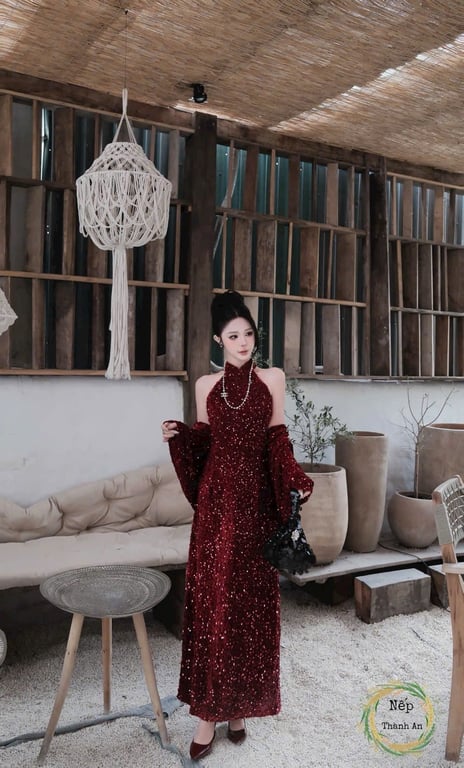 Yếm nhung kim sa đỏ kèm choàng S/M